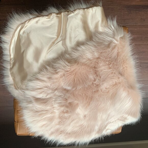 Women's Pink Champagne Faux Fur Wrap Shawl - Wedding Bridesmaid - Picture 3 of 5